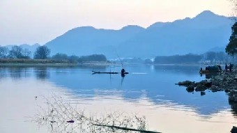 据说宋徽宗生病周大师幽会李师师正耳鬓厮磨......《水浒职场脸谱》摘录